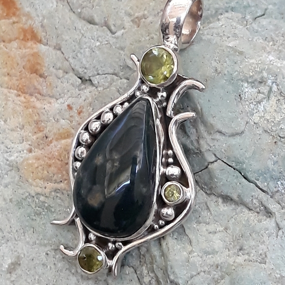 Ocean Jasper & Peridot  Sterling Silver Pendant - Picture 3 of 8